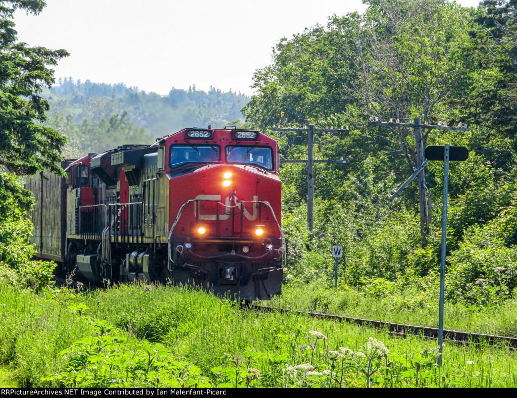 CN 2652 leads 402 at Rocher Blanc